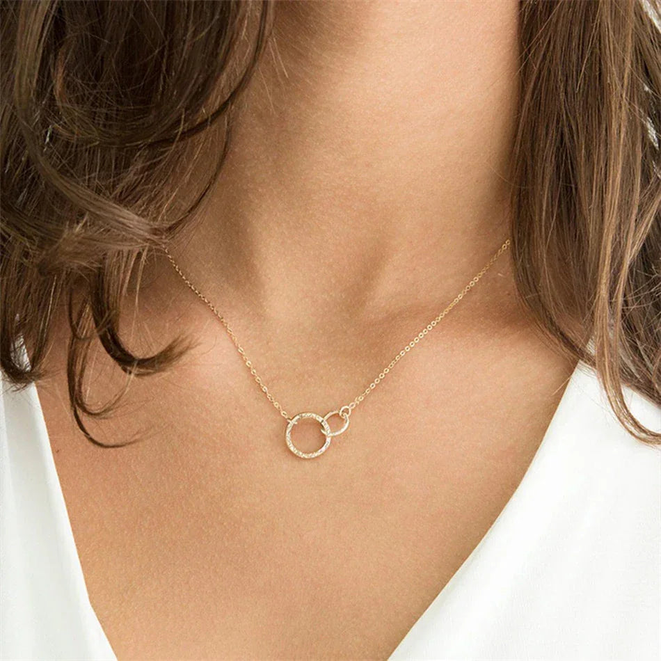 Isabelle – Collier Hoop in Gold Elegant