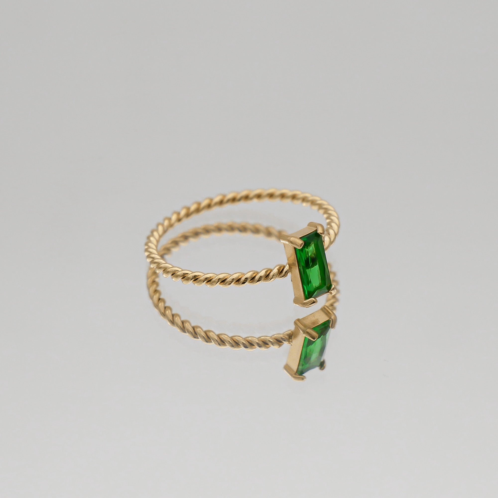 Selin – Ring mit gedrehter Edelstein