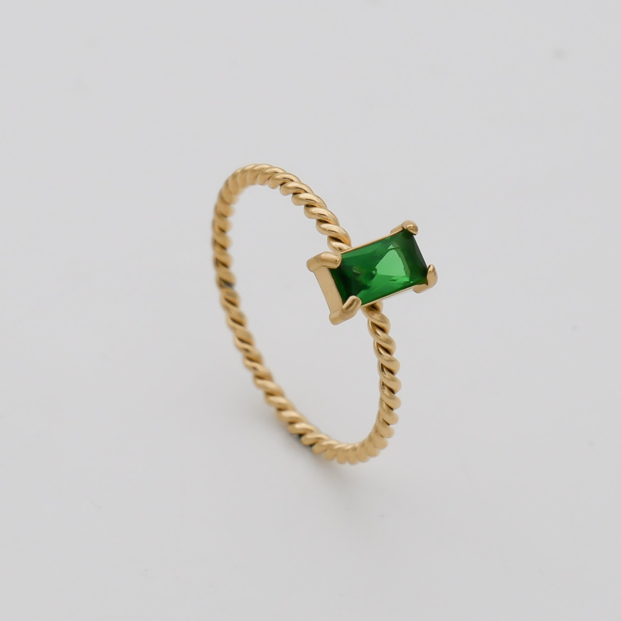 Selin – Ring mit gedrehter Edelstein