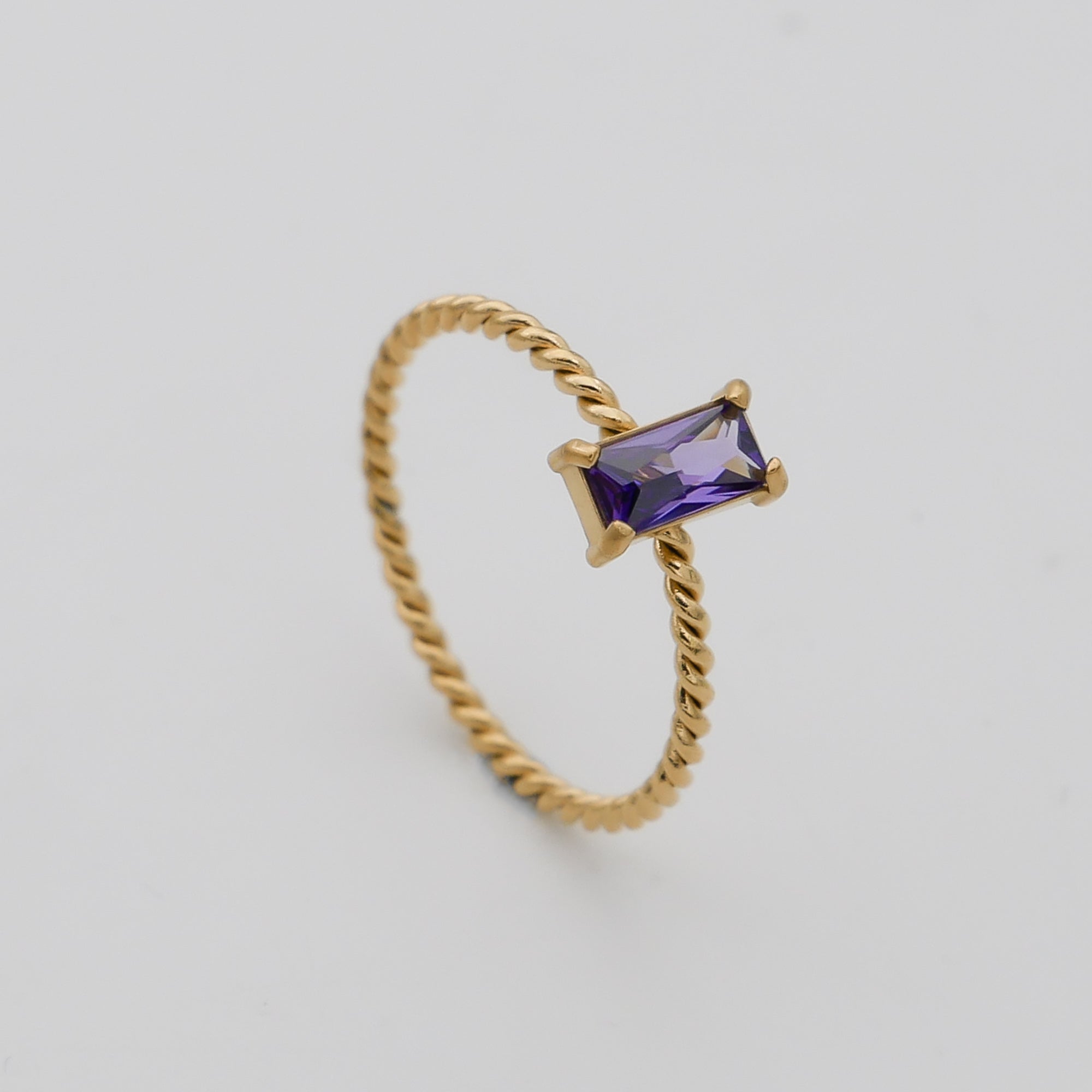 Selin – Ring mit gedrehter Edelstein