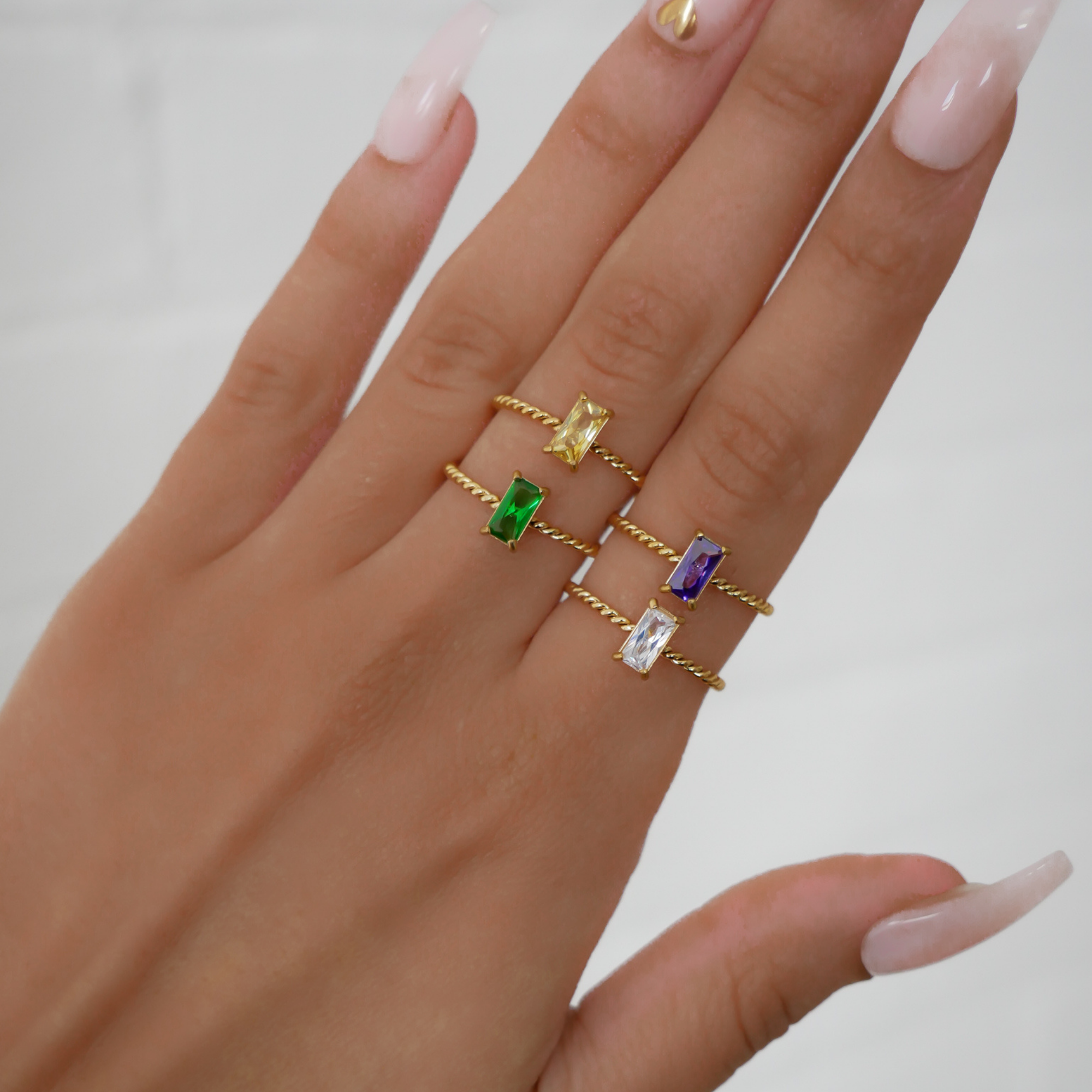 Selin – Ring mit gedrehter Edelstein