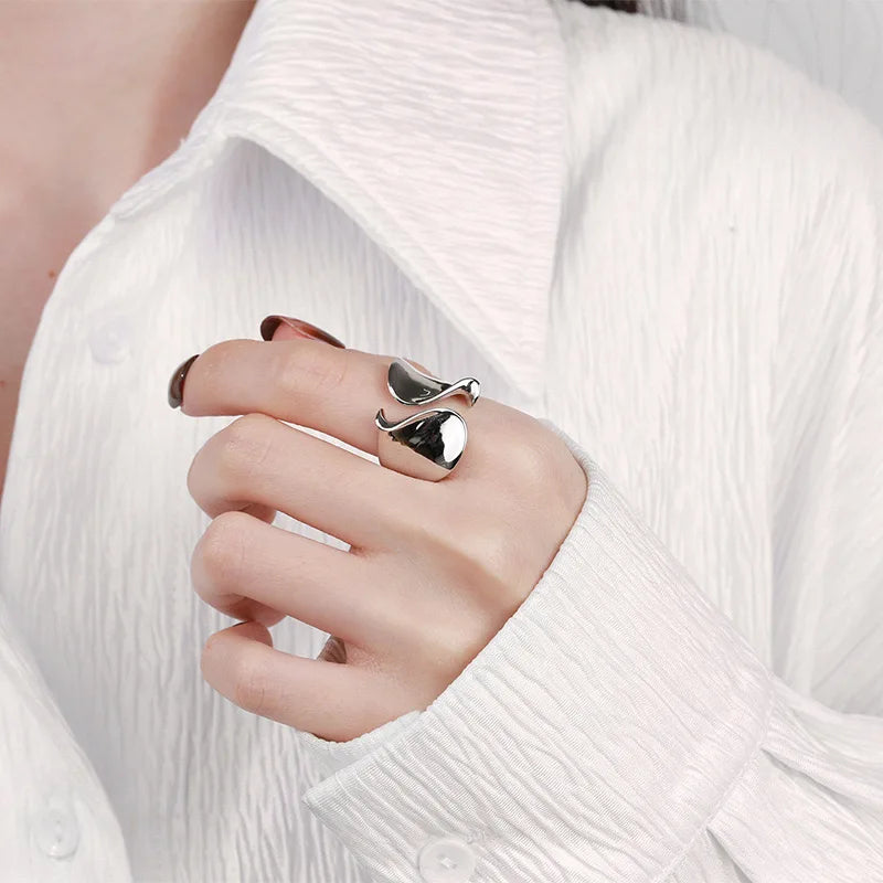 Zerelle – Eingewickelter Ring aus Sterlingsilber