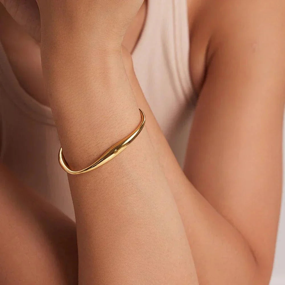 Dia – Skulptiertes Armband aus Edelstahl