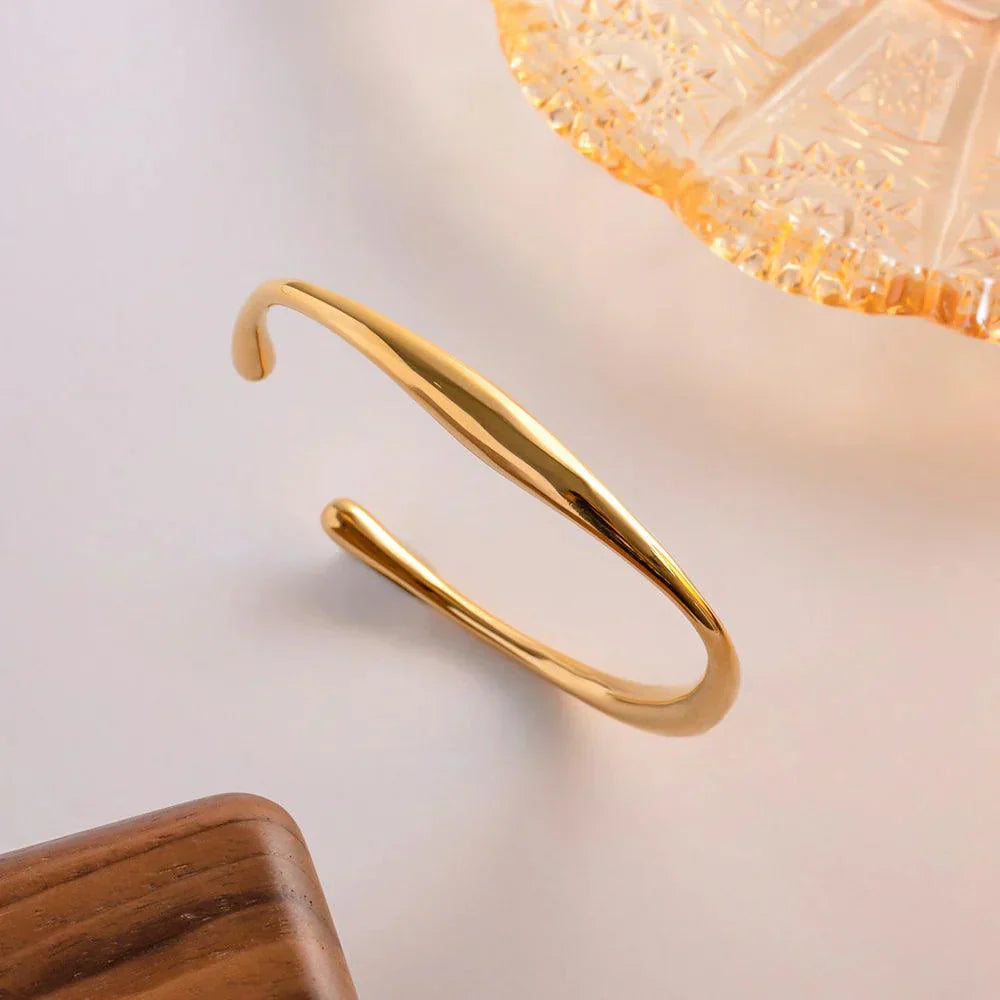 Dia – Skulptiertes Armband aus Edelstahl