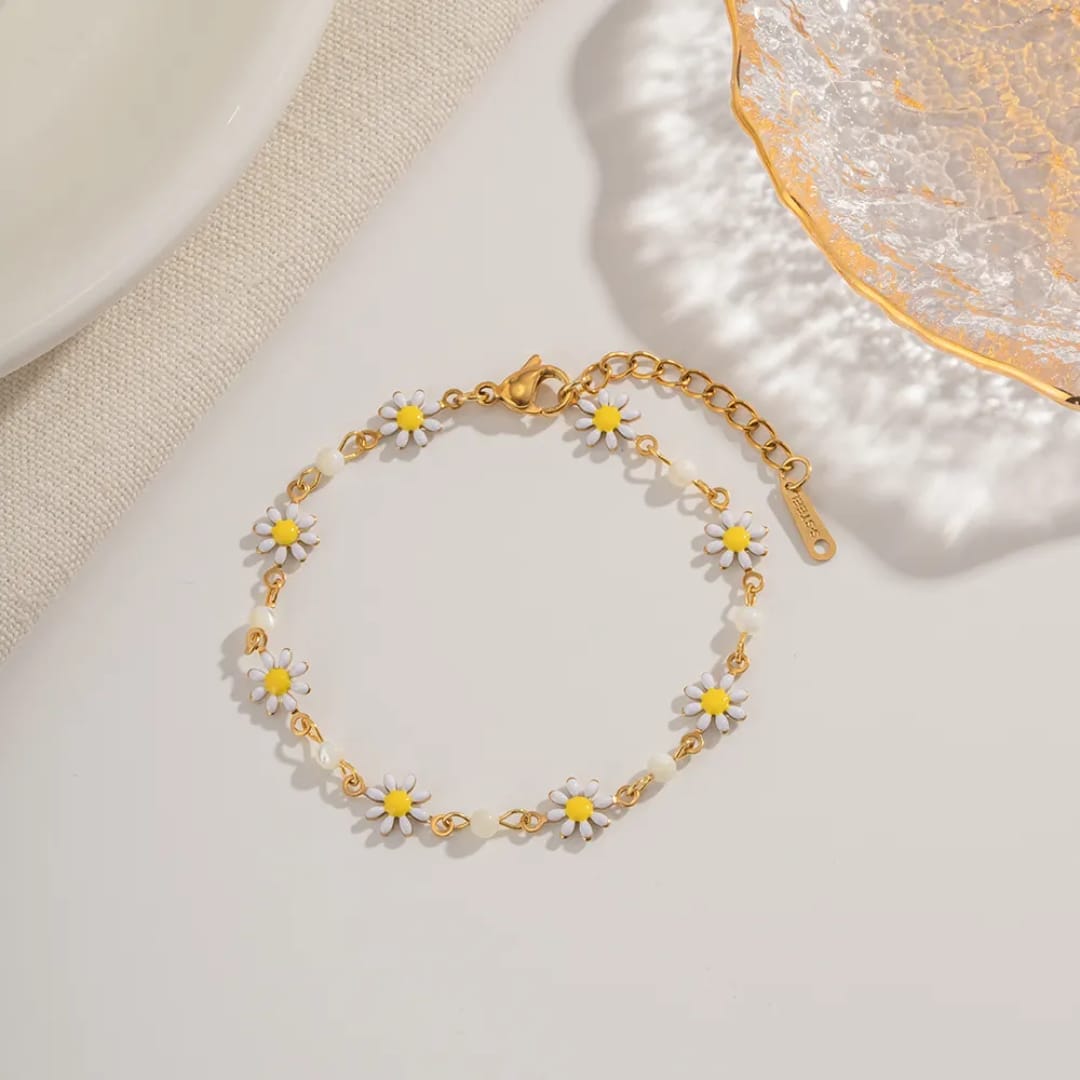 Dalia – Elegantes Florales Margeriten-Armband