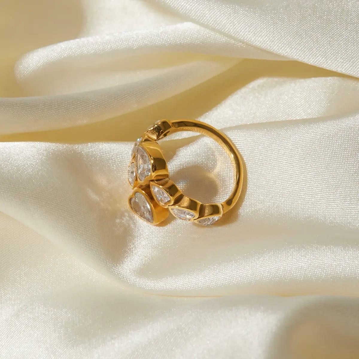 Mikayla – Herzring mit Krista-Krone