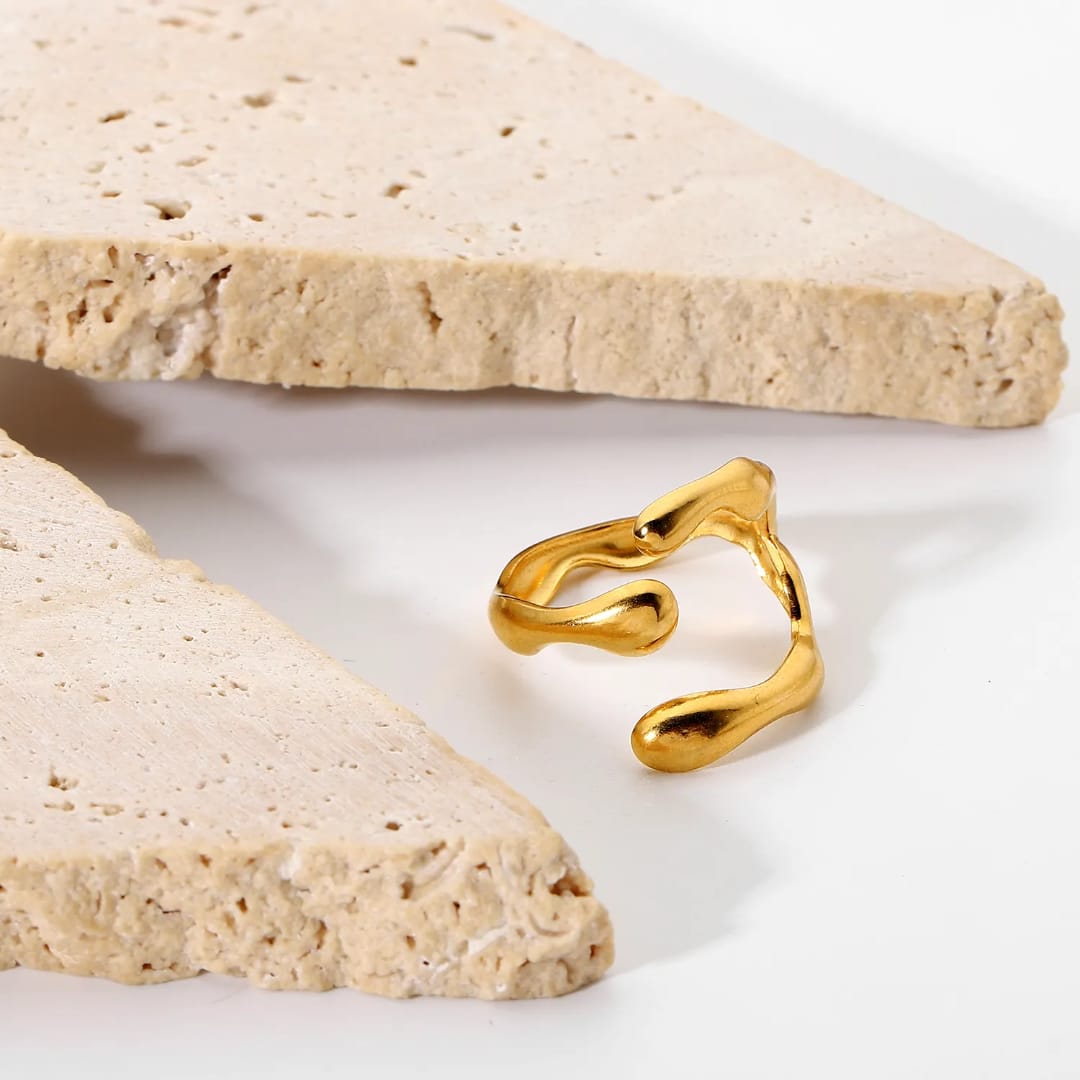 Aika – Eleganter unregelmäßiger Halbmondring