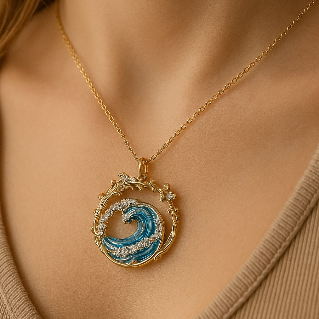 Oceana – Minimalistische Goldene Halskette mit Meerescharme