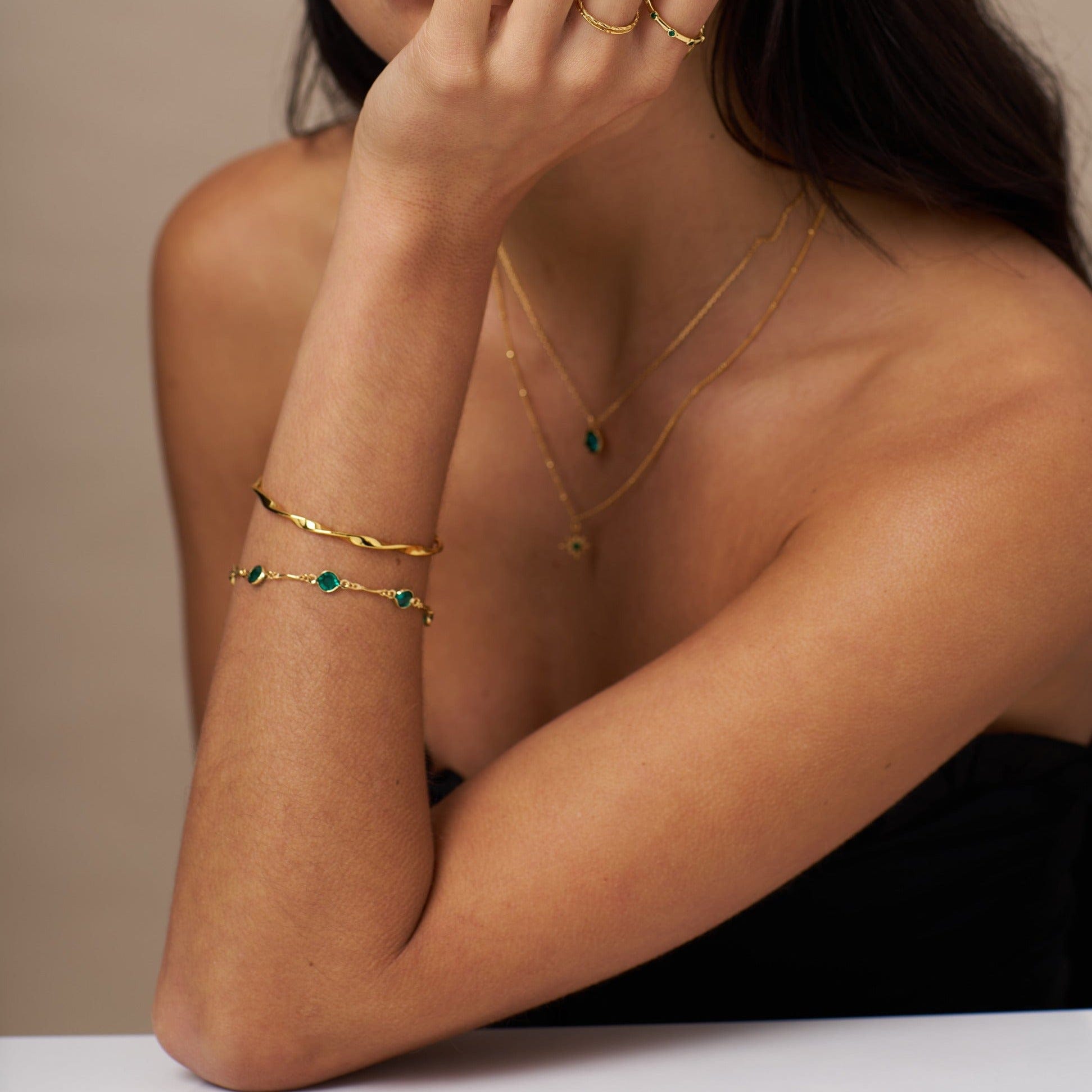 Taylor – Elegantes Twist-Armband aus Band