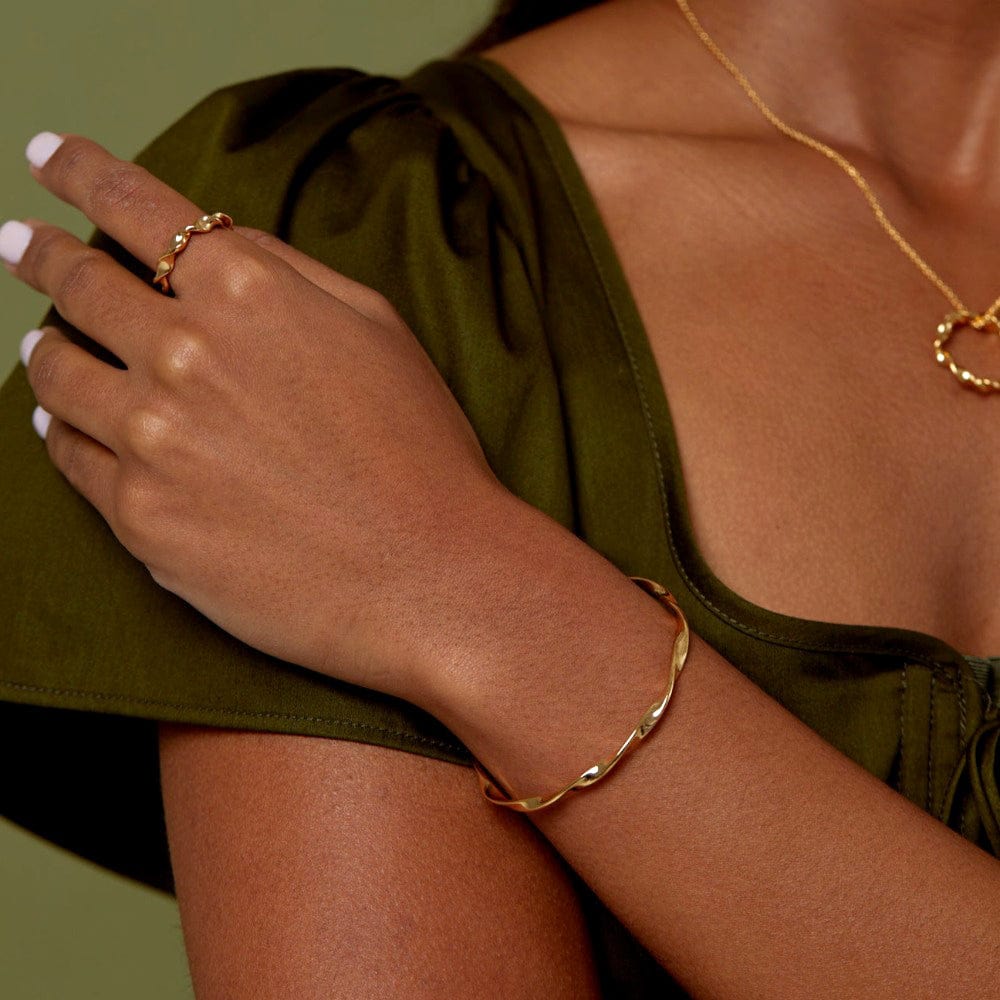 Taylor – Elegantes Twist-Armband aus Band
