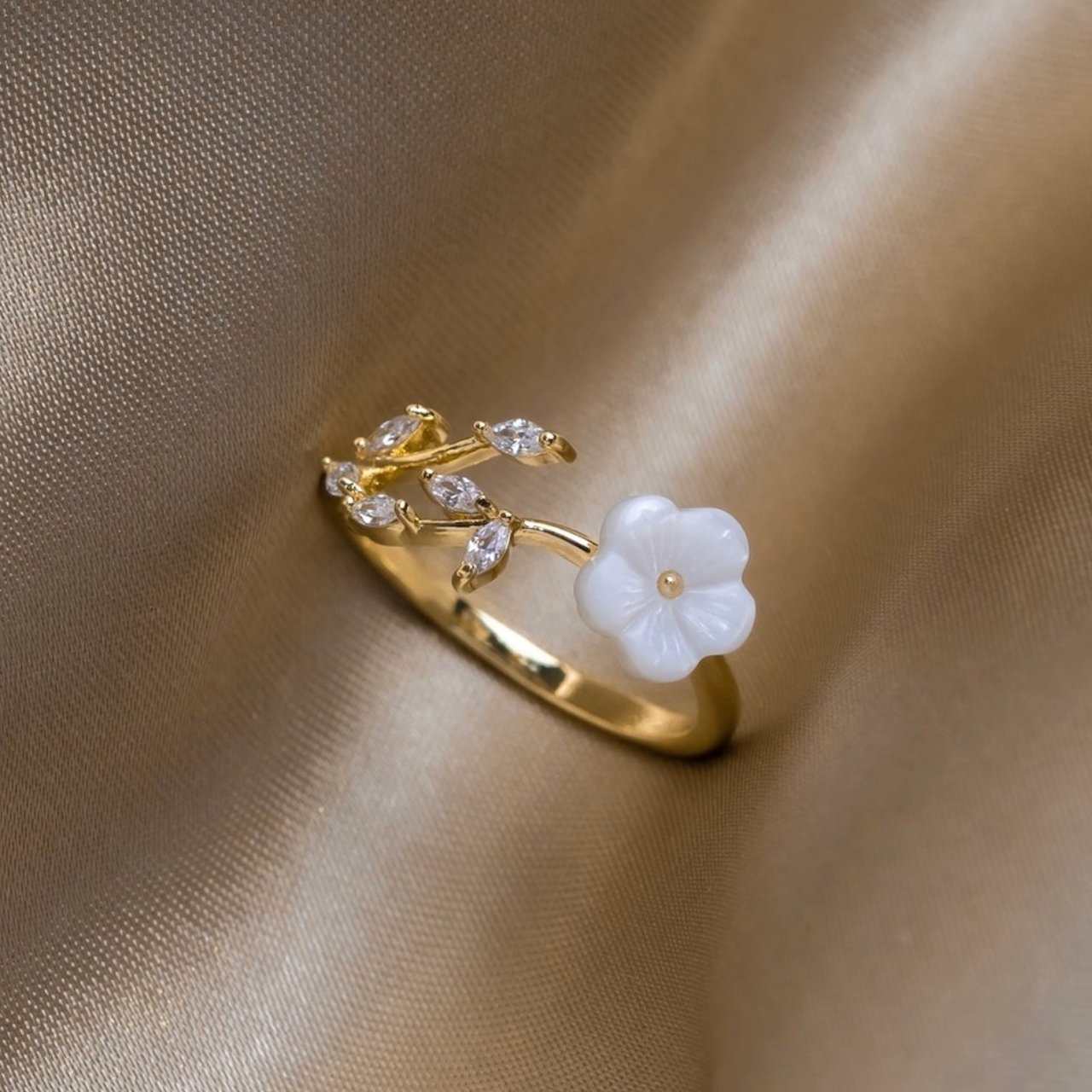 Wildflower Ring - Muschel-Kristall-Blütenblatt-Ring