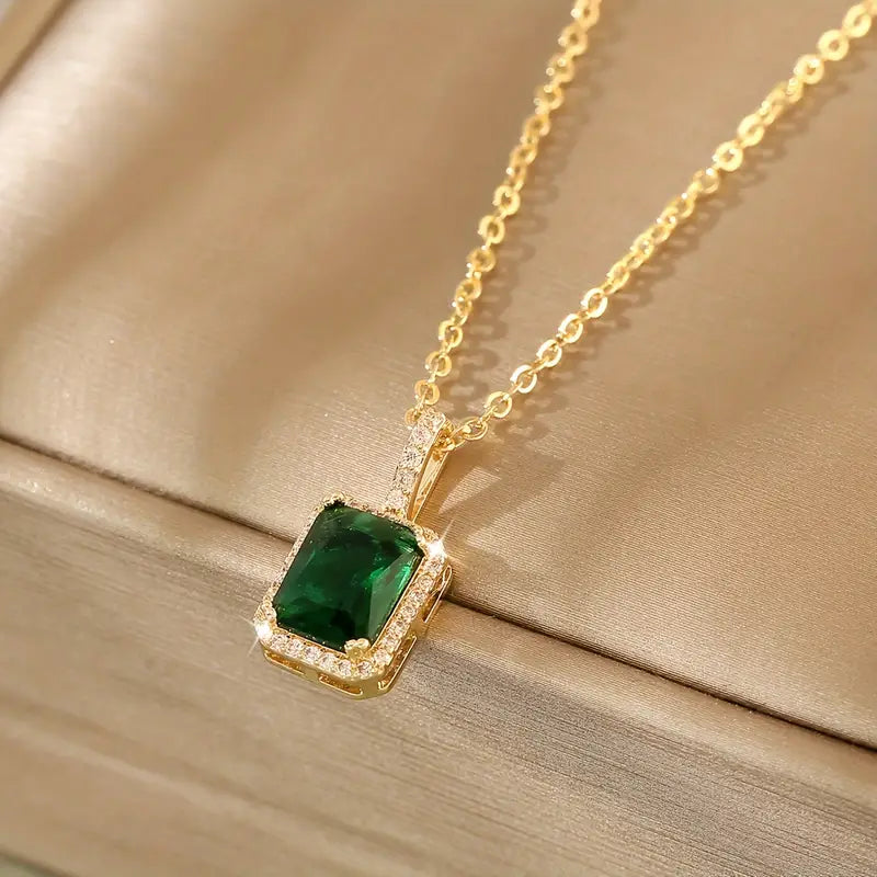 Alix – Elegantes Goldenes Collier