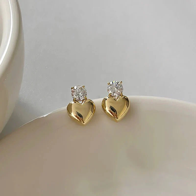 Coralie – Mini Ohrringe Herz Gold