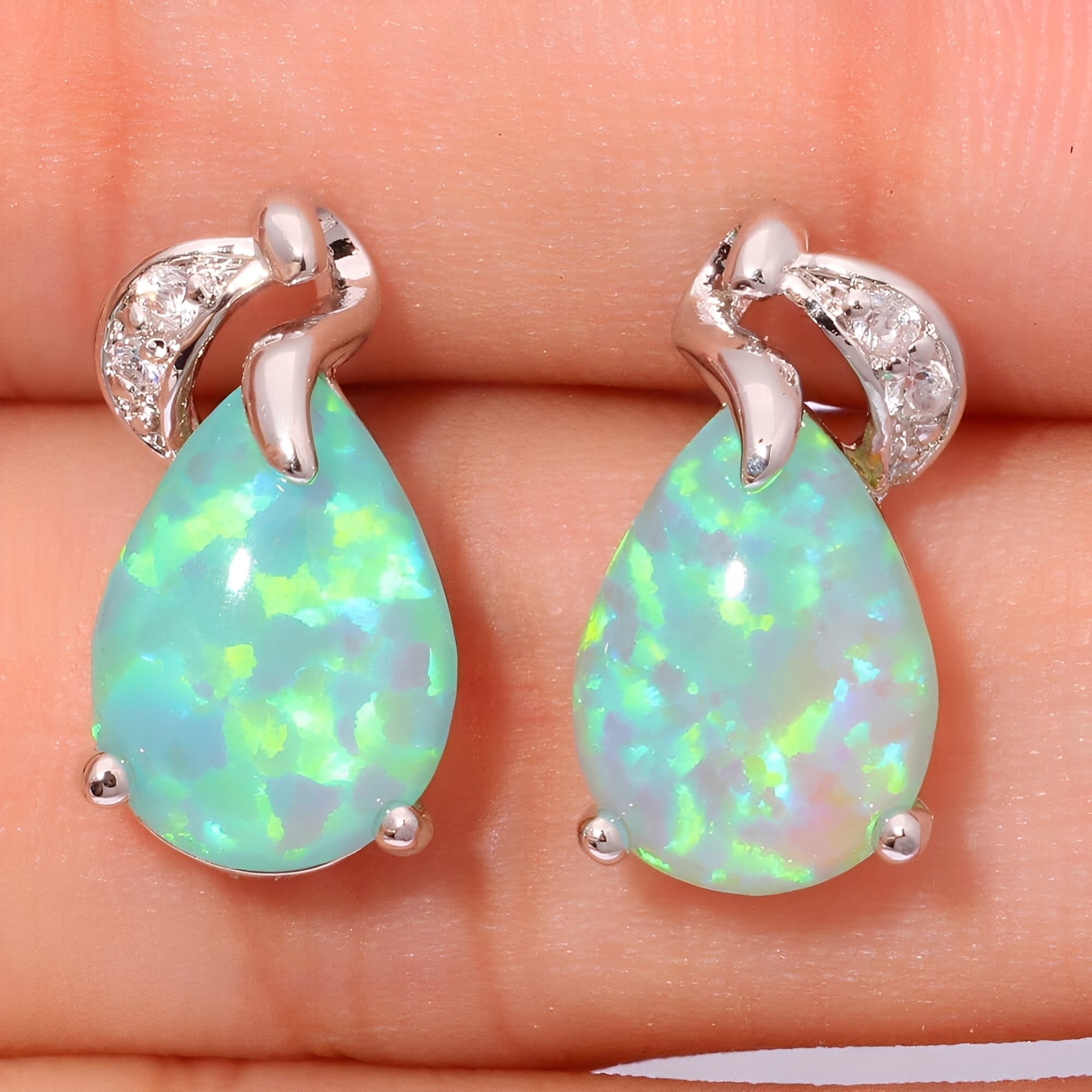 Isaline – Funkelnde Ohrringe Grüner Opal & Silber