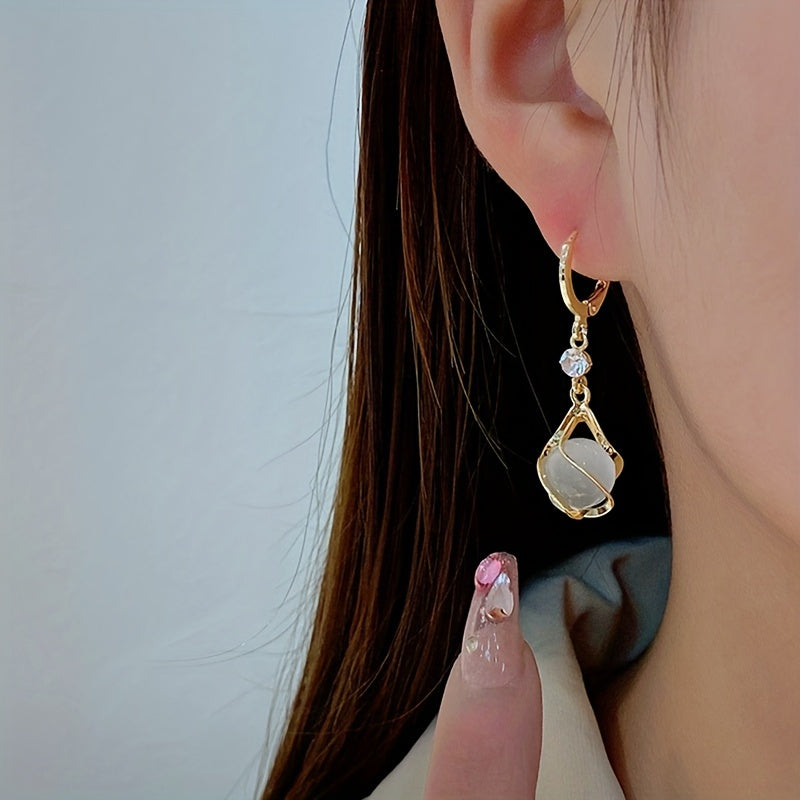 Rica – Hängende Ohrringe Gold mit Weißem Opal