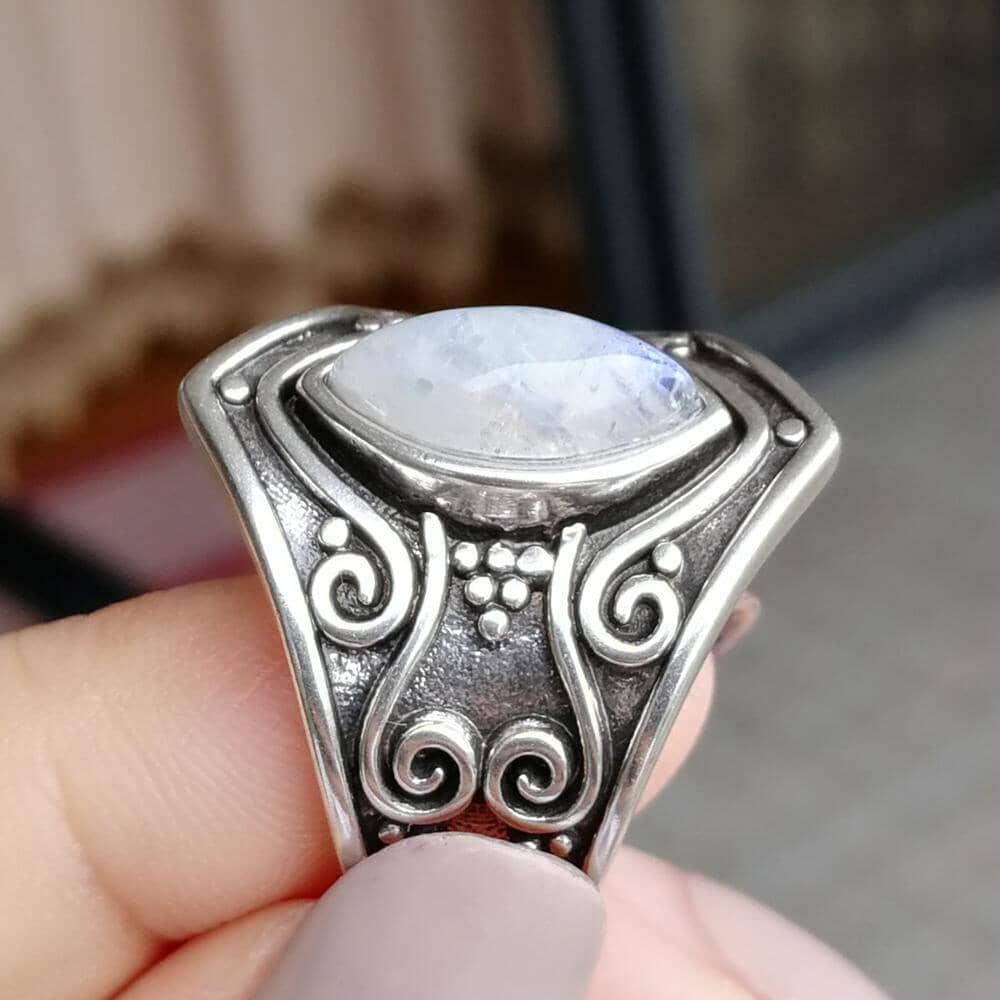 Arianne – Authentischer Mondstein- & Silberring