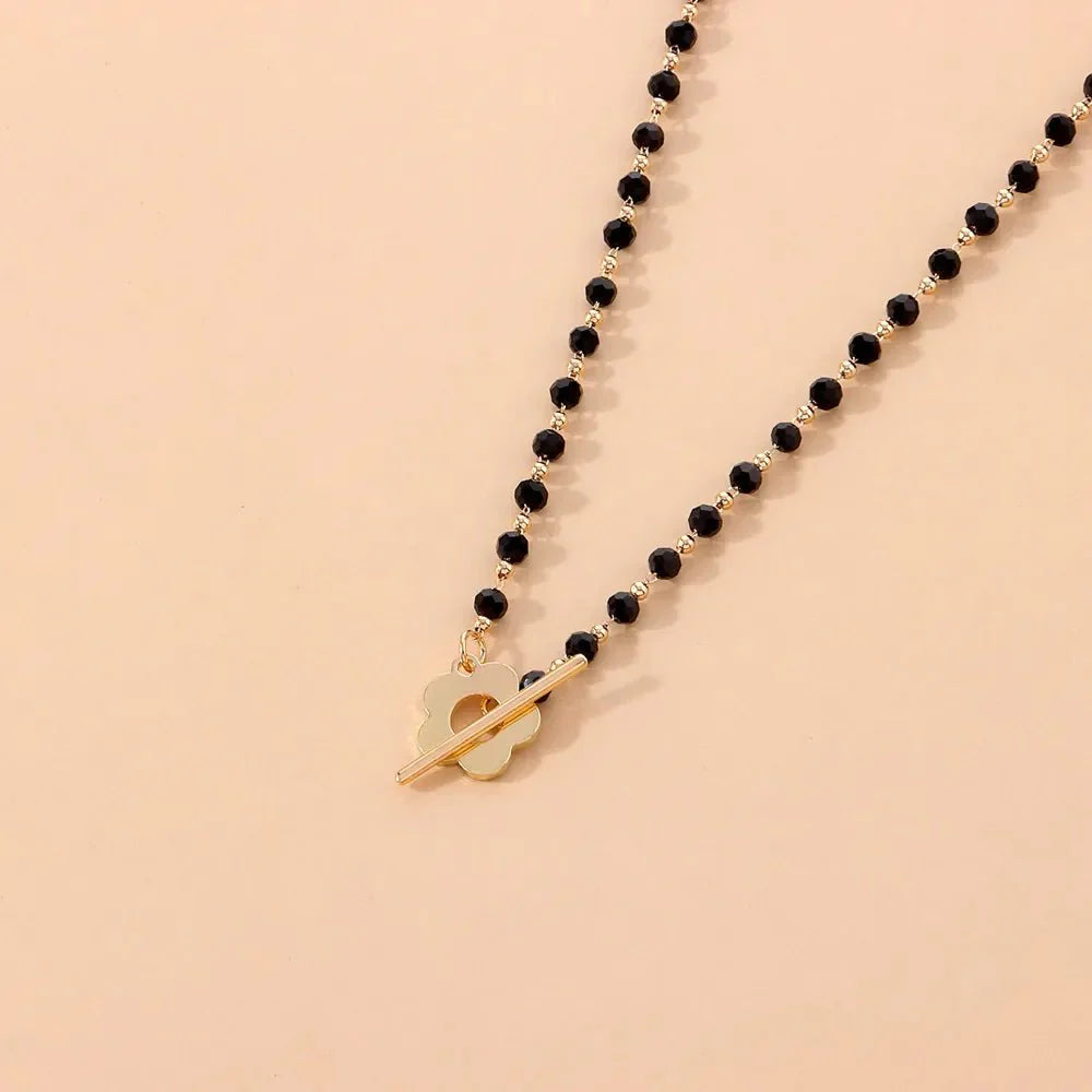 Naya – Collier Ras-du-Cou Floral mit Blumenverschluss