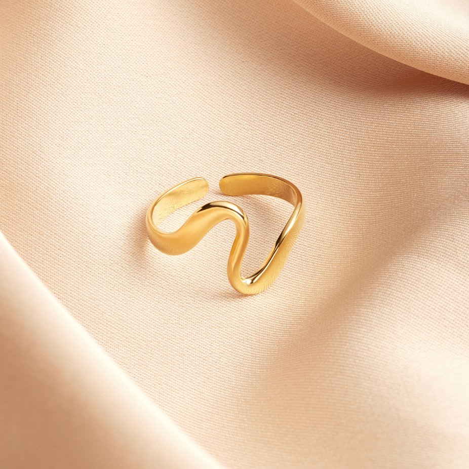 Valerie – Wellenring aus elegantem Gold