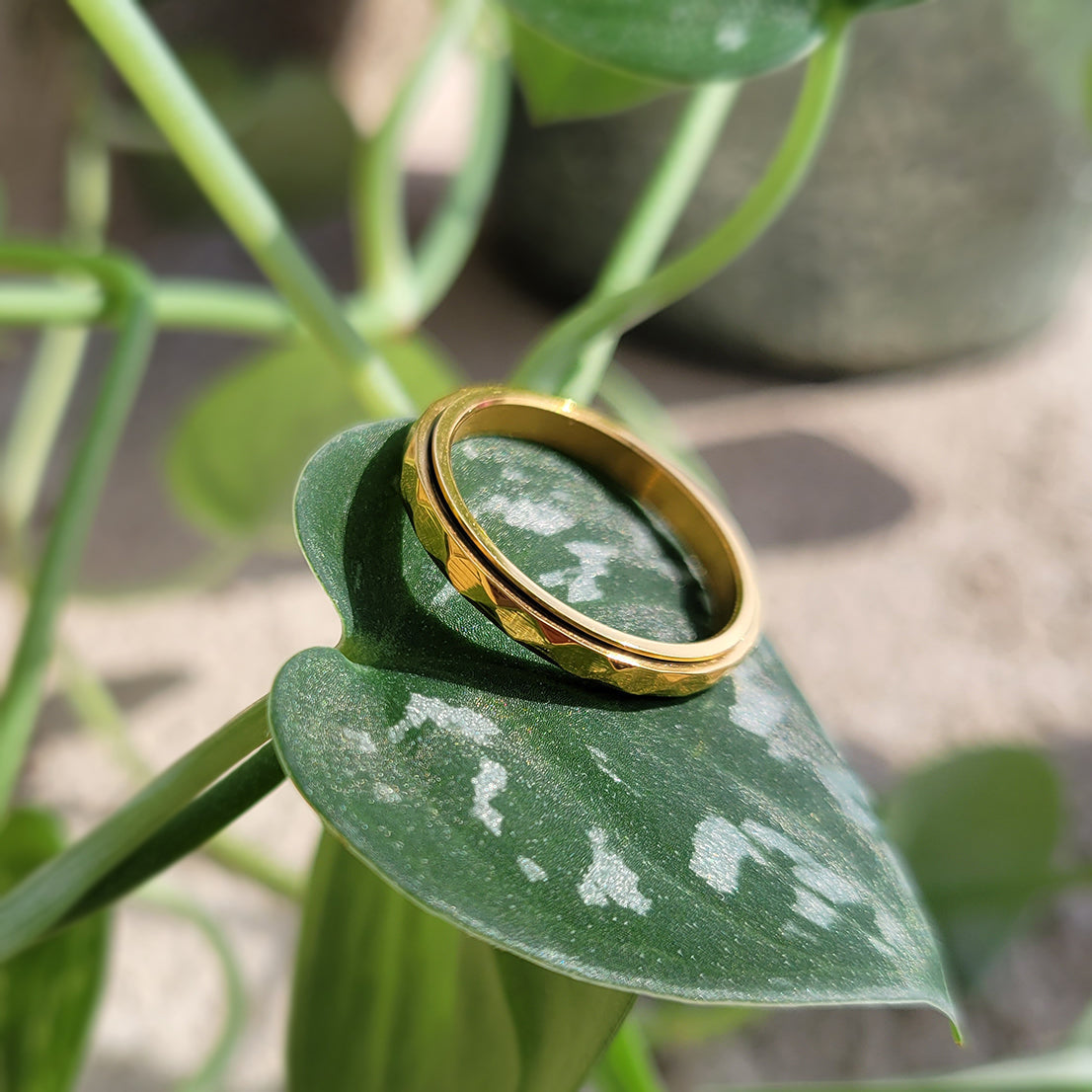 Nadia – Fein gehämmerter Ring