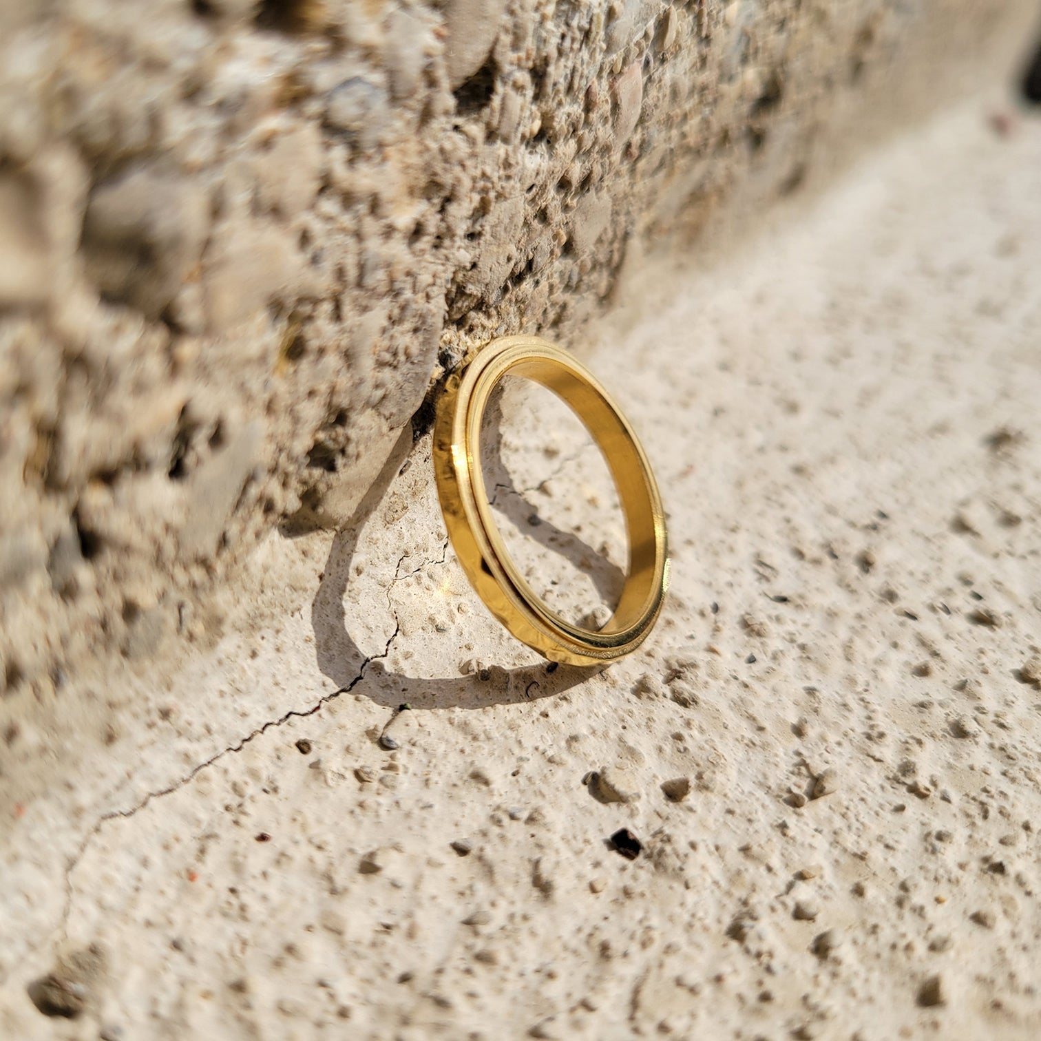 Nadia – Fein gehämmerter Ring