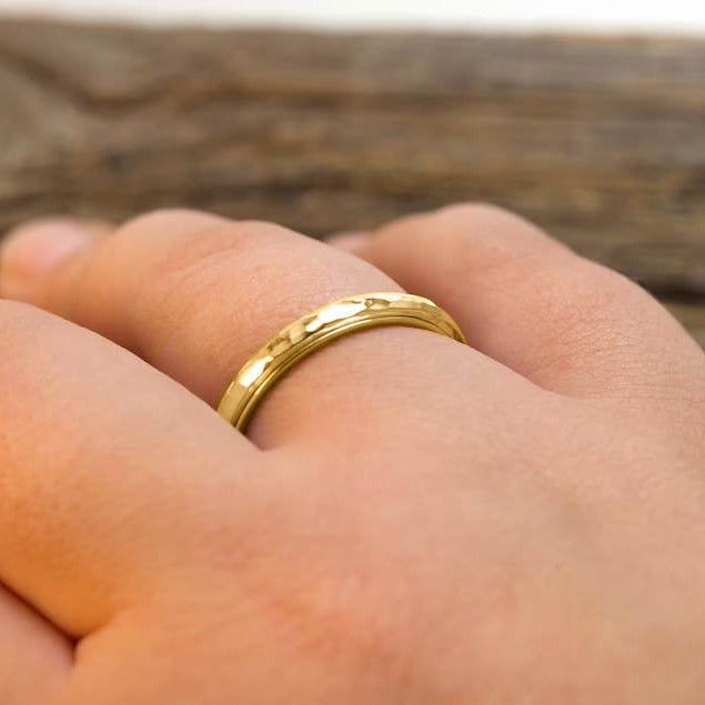 Nadia – Fein gehämmerter Ring