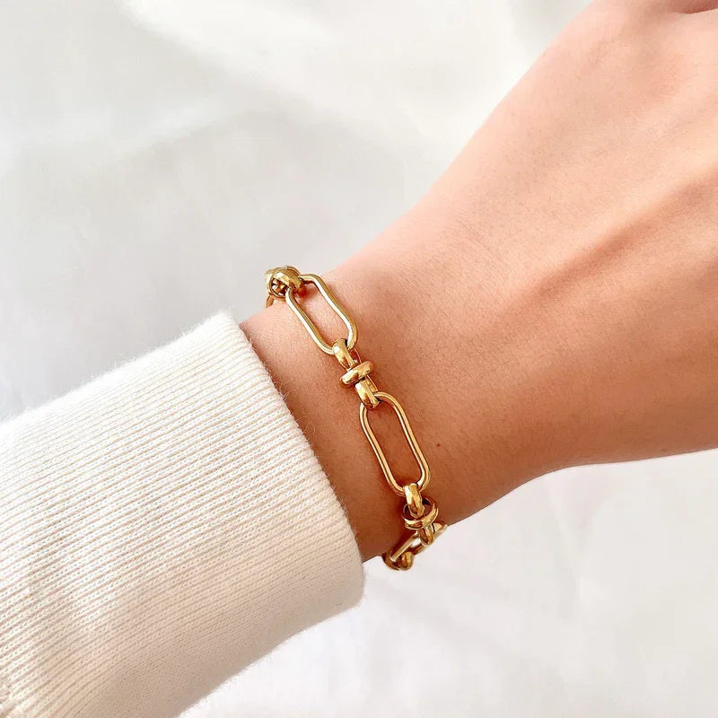 Christina – Collier Paperclip in Gold de Luxe