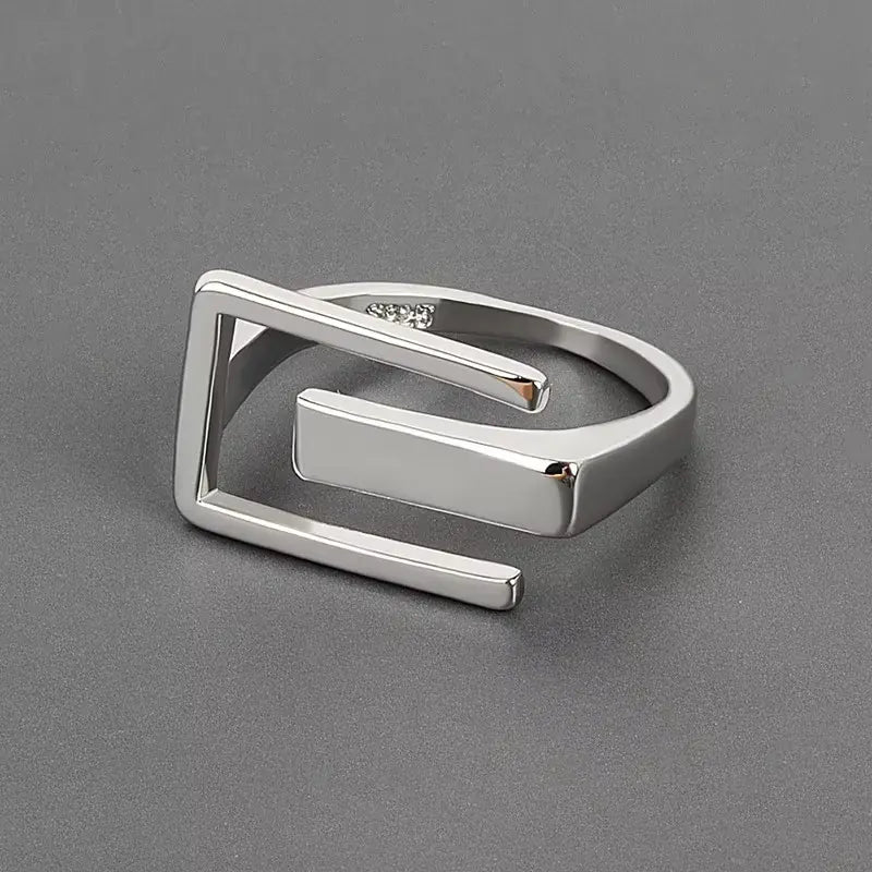 Malia – Silberner Ring mit Unregelmäßigem Design