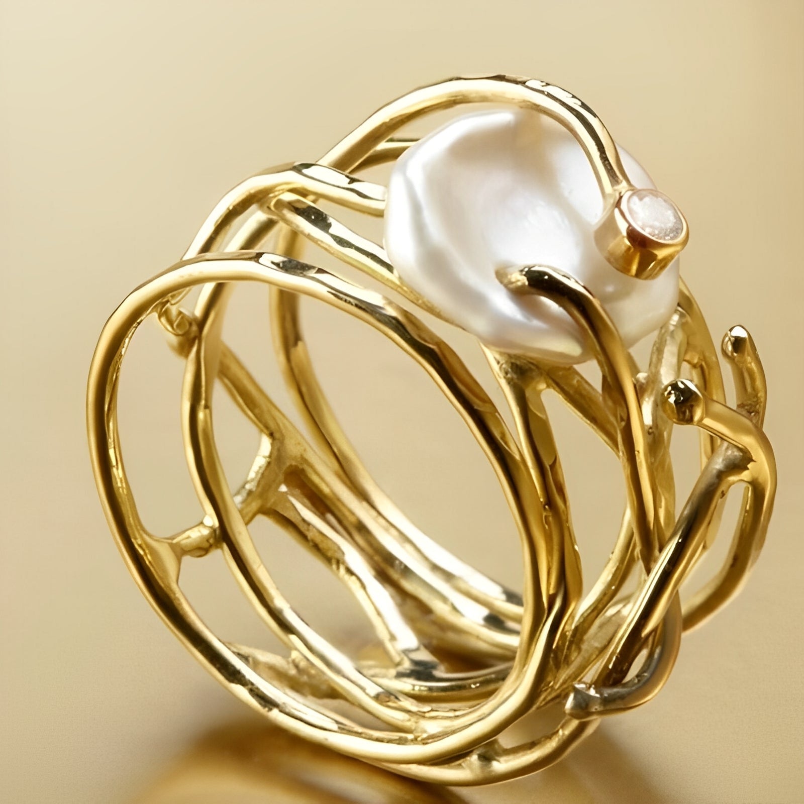 Elvyna – Feiner Vintage-Goldring und Perle