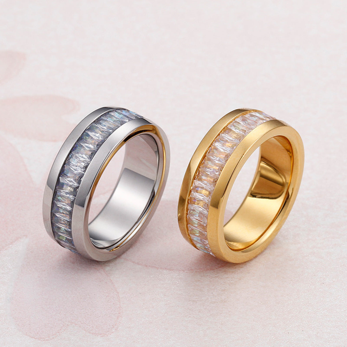 Klarissa – Diamantierter Ring aus Edelstahl