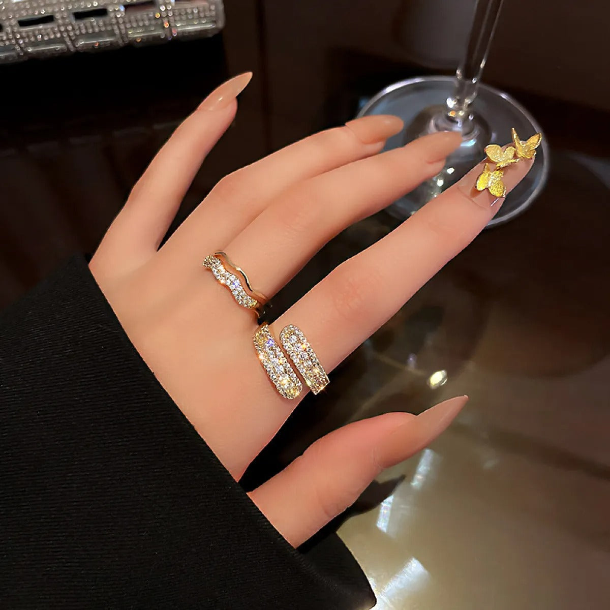 Jasmine – Offener Ring mit Glänzenden Steinen