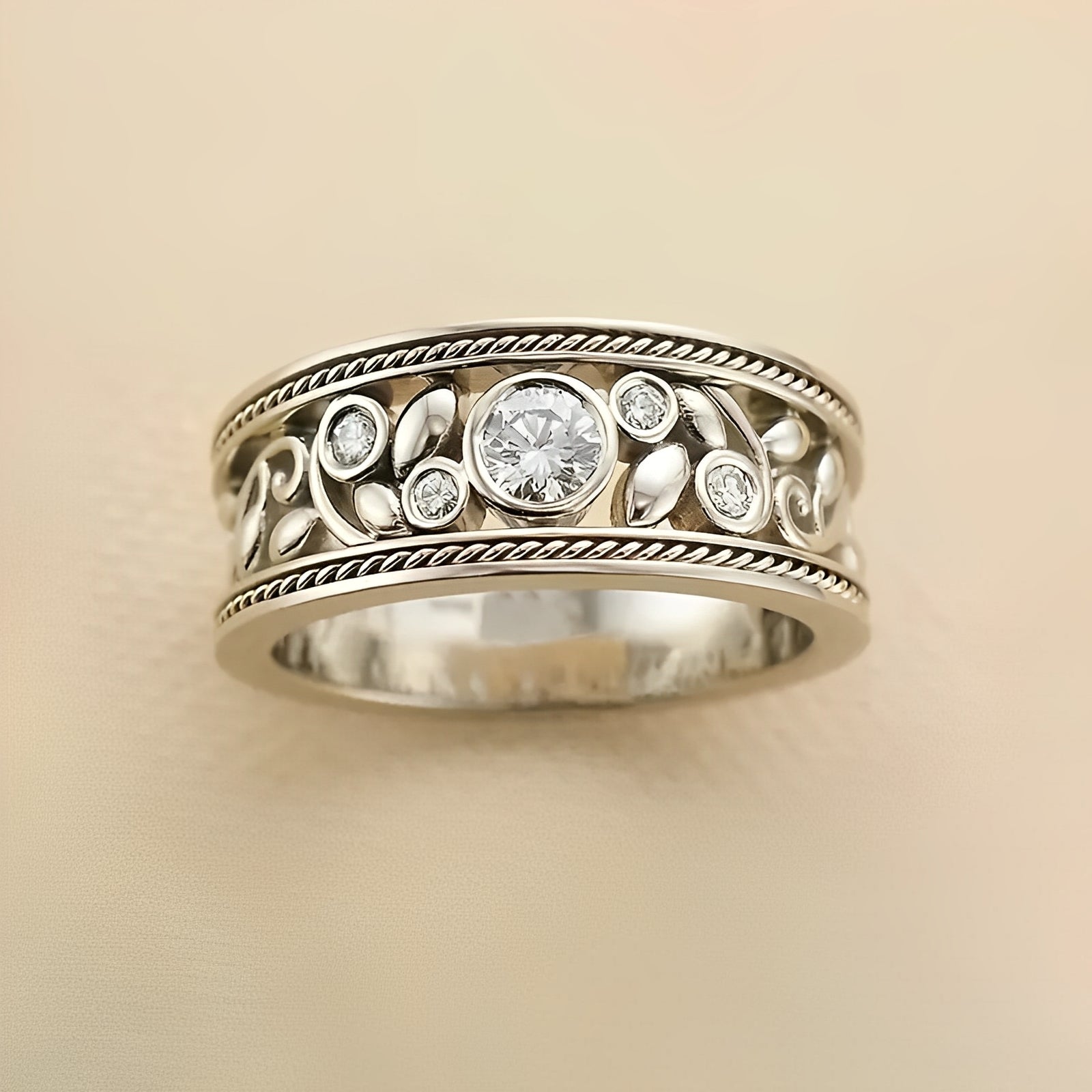 Celina – Vintage Silberring mit Funkelndem Zirkonstein