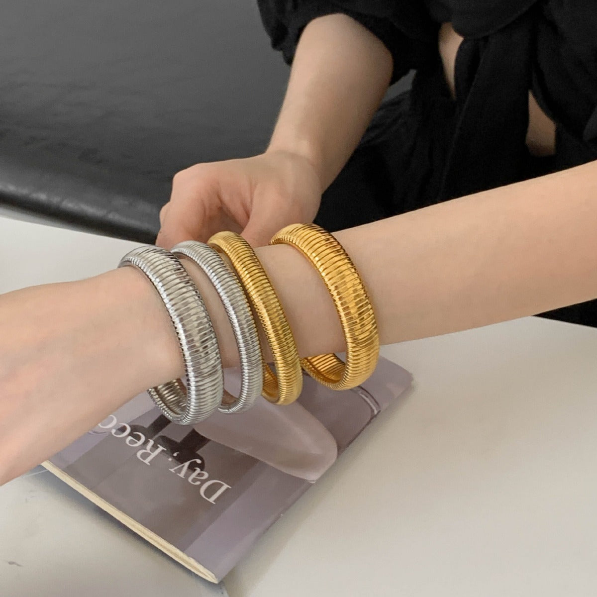 Naia – Erweiterbares Schlangenarmband