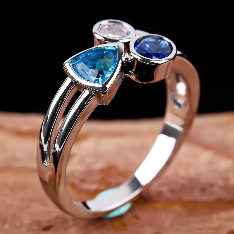 Isaline – Vintage-Ring mit blauem Kristall