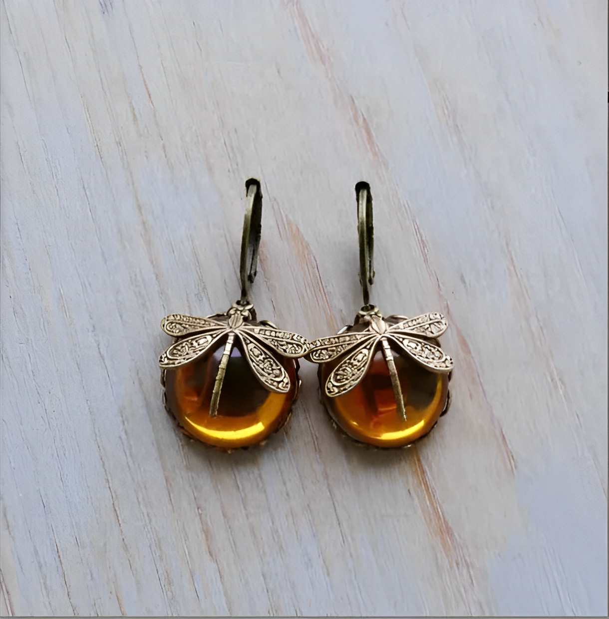 Elowen – Ohrringe Libelle Goldene Antiker Stil
