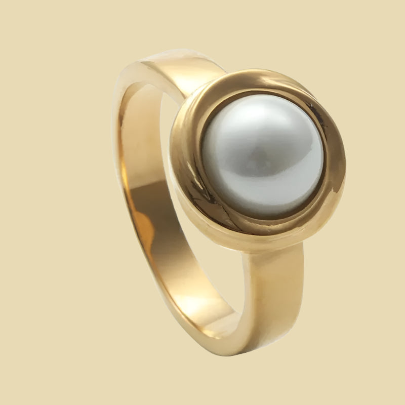 Amelina – Eleganter Ring mit Perlen verziert