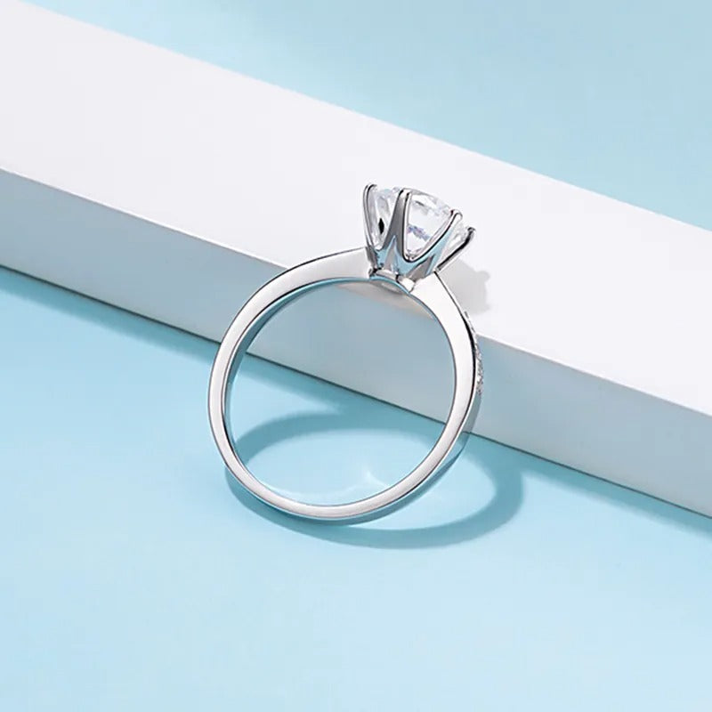 Brianna – Klassischer Silberring Pure Eleganz
