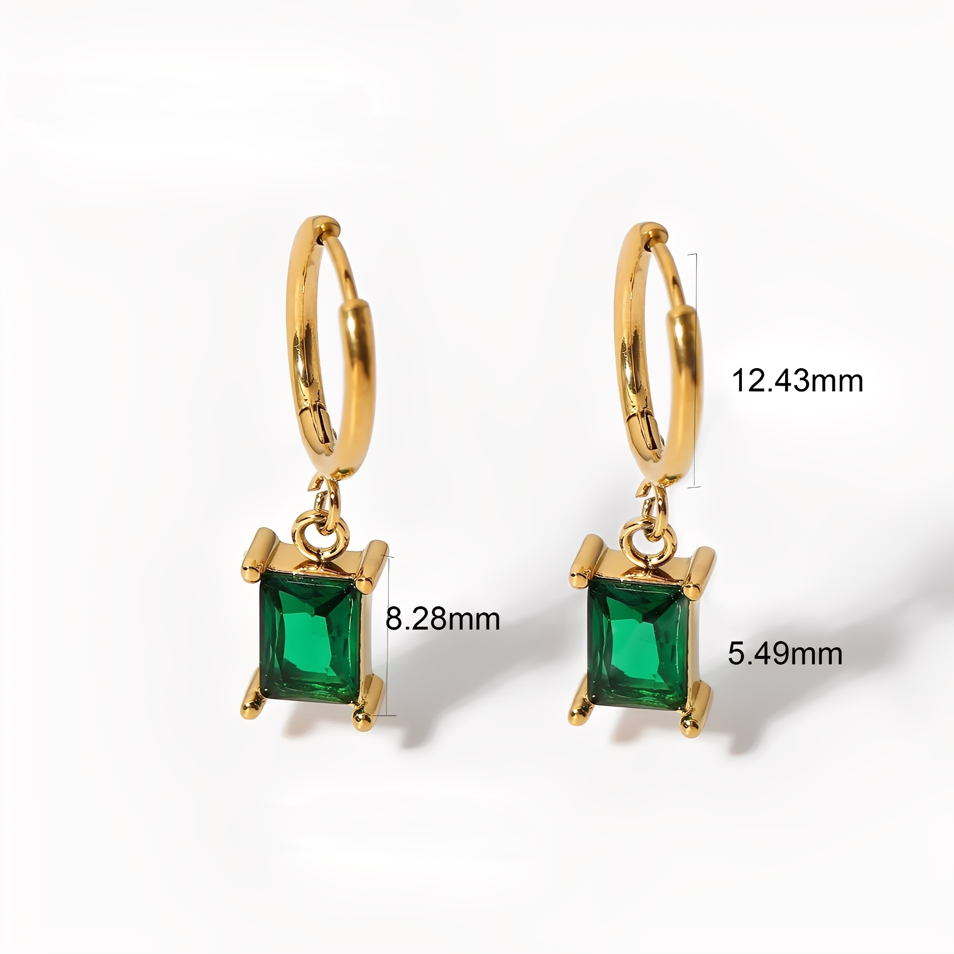 Letvia – Huggie-Creolen mit Diamanten