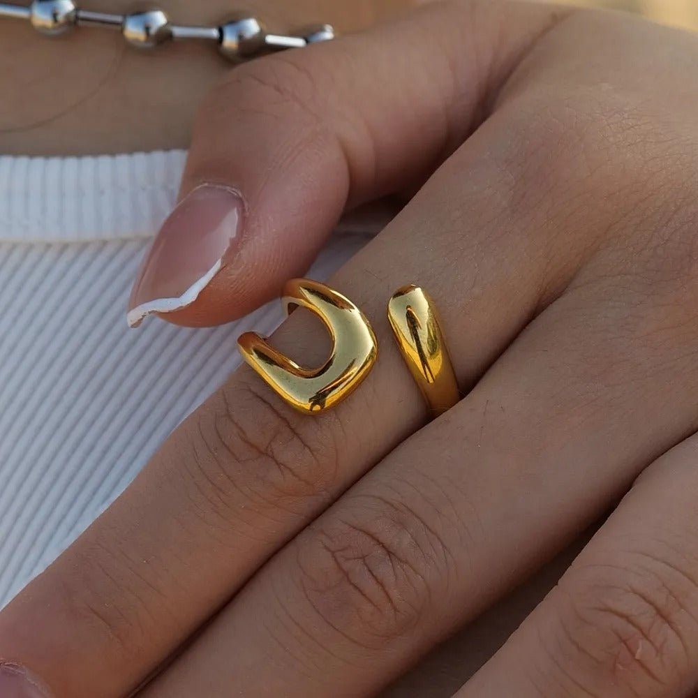 Lira – Unregelmäßiger hohler Retro-Ring