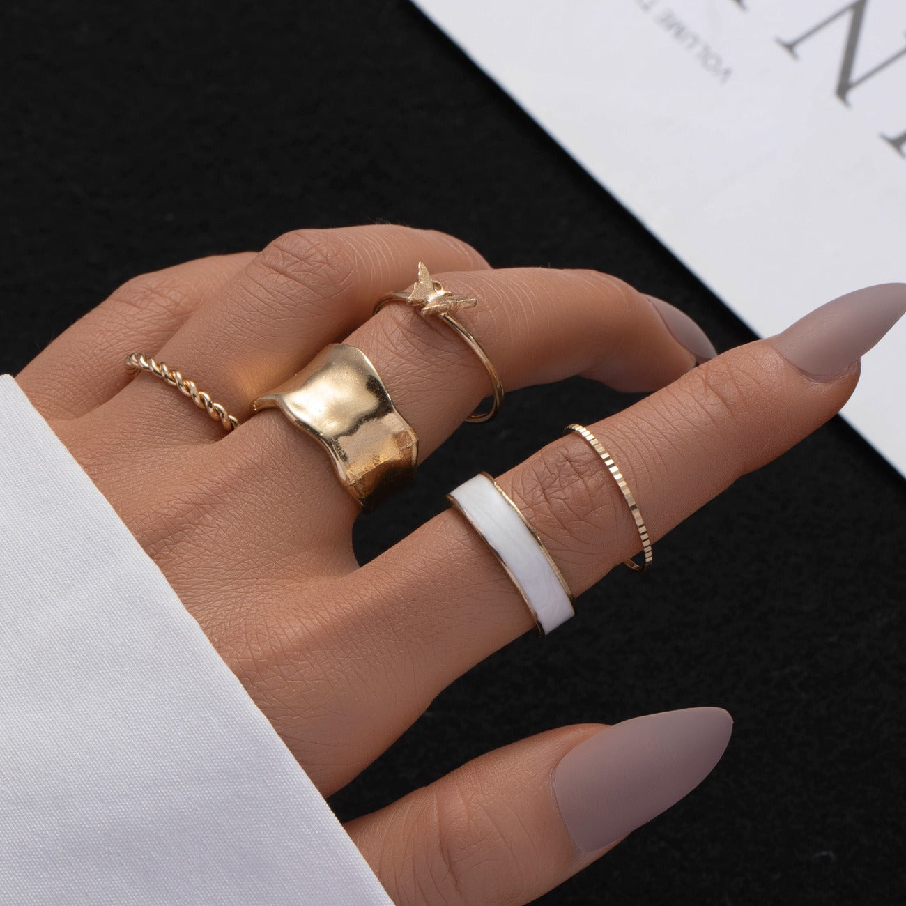 Chloe – Moderne Schmetterlingsring