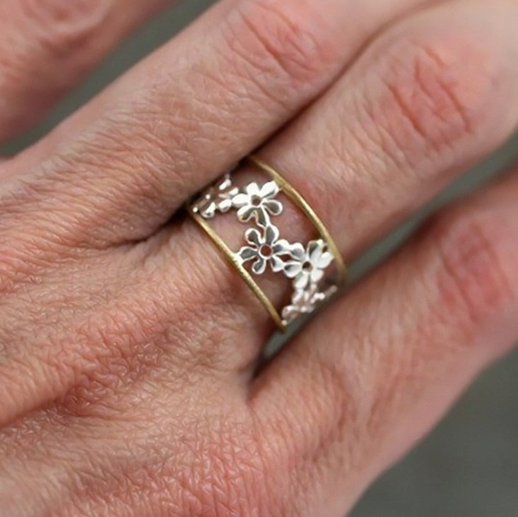 Florya – Ring Margerite Offen mit Unregelmäßigem Design