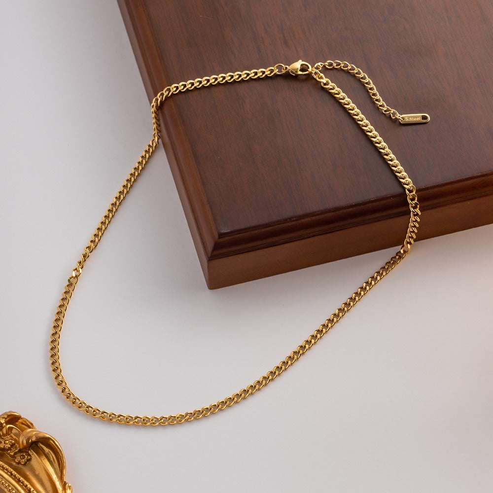 Avana – Elegante goldene Kettenhalskette