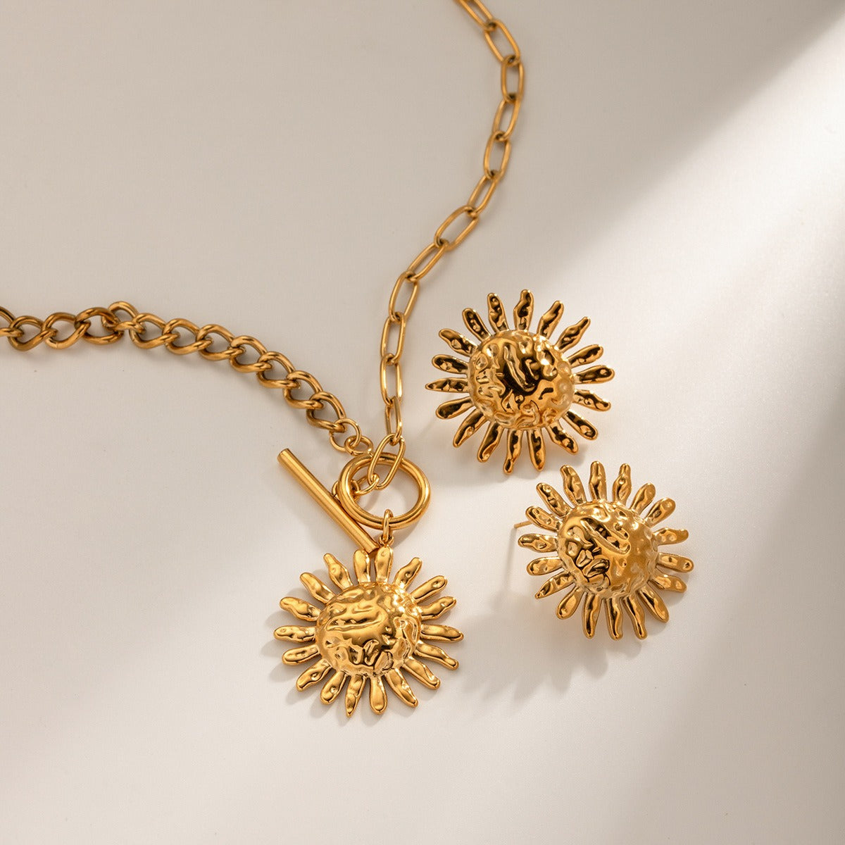 Milly – Statement Halskette Goldene Sonnenblumenblume