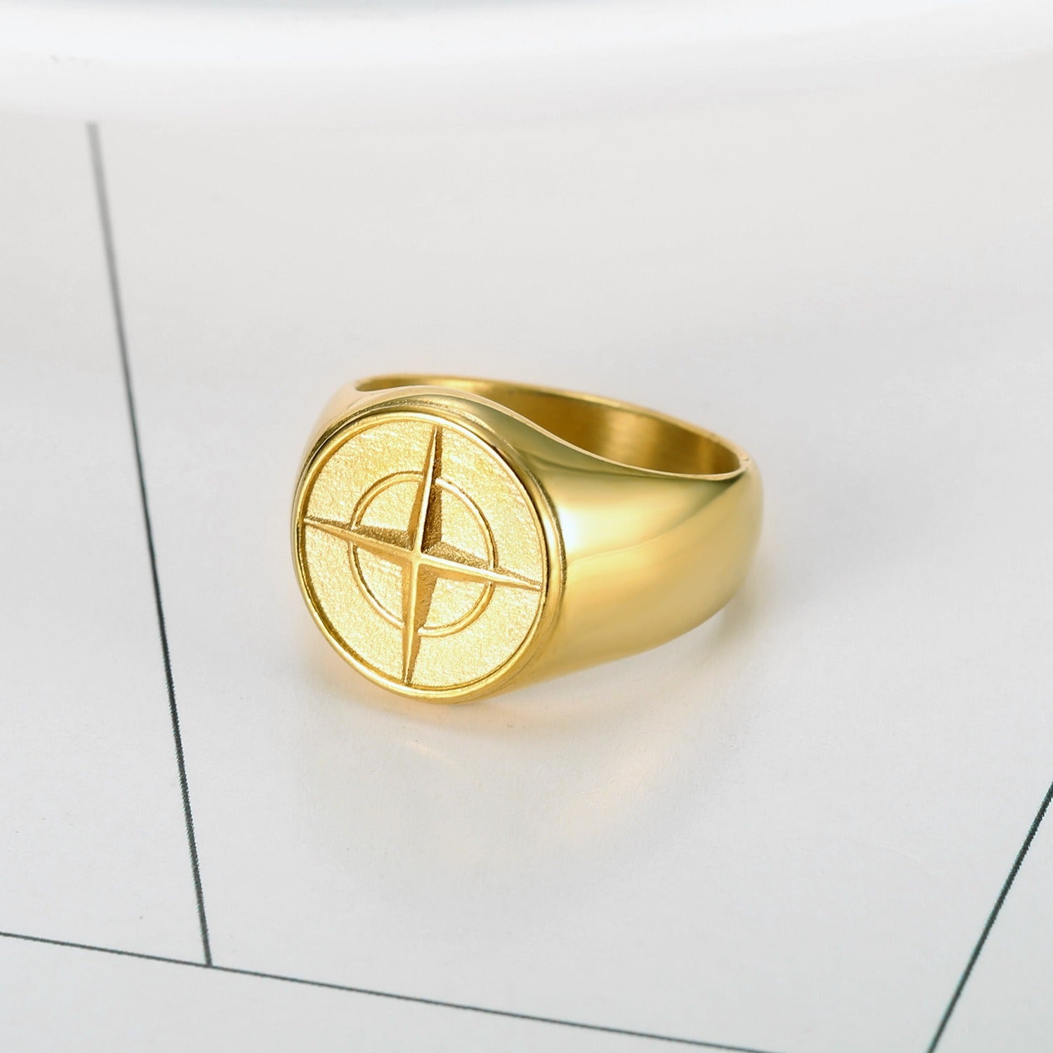 Marina – Nautischer Ring mit Ankerdesign