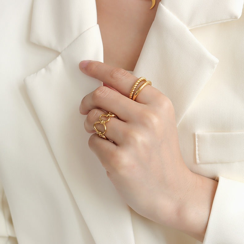 Adele – Doppel-Twist-Ring aus poliertem Gold