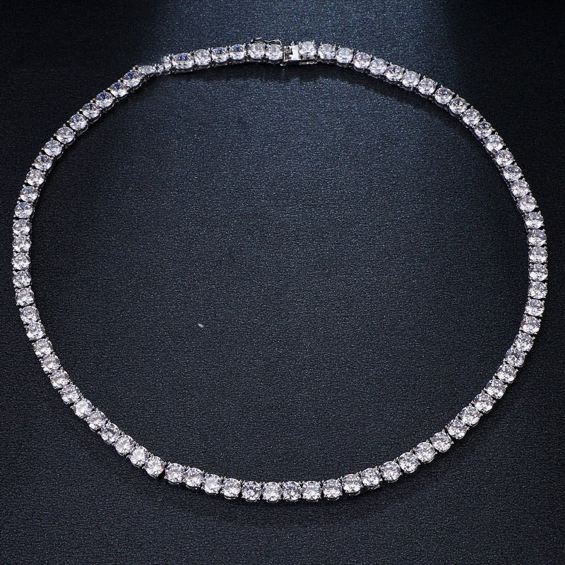Elena – Elegante runde Zirkonia-Halskette