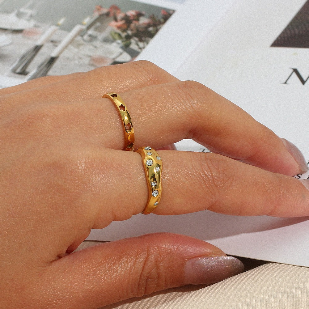 Laura – Eleganter Unregelmäßiger Ring mit Zirkonias