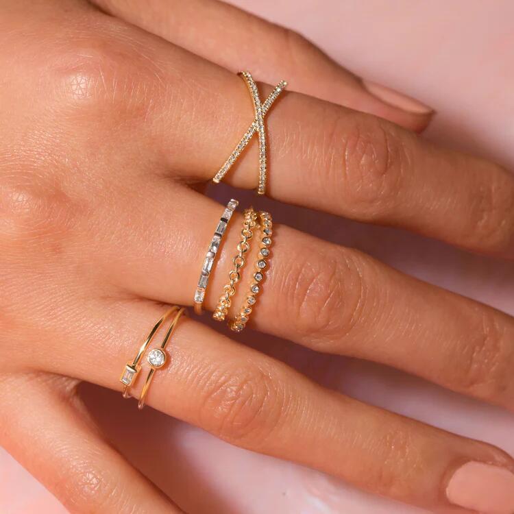 Nia – Bague Kreuz aus Gold mit Diamanten