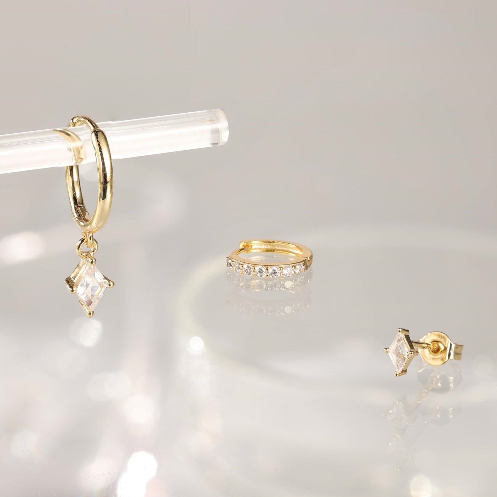 Azaria – Set aus Ohrringen mit Diamantanhänger