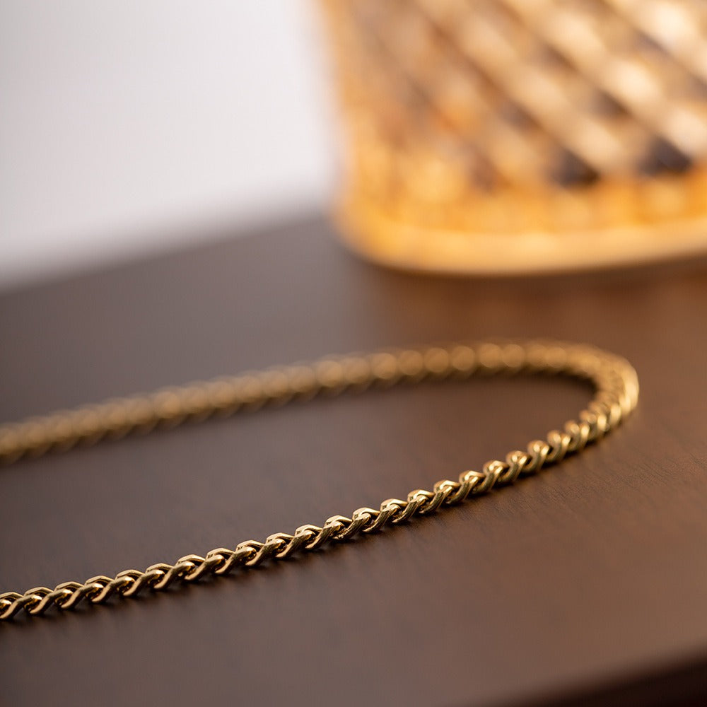 Avana – Elegante goldene Kettenhalskette