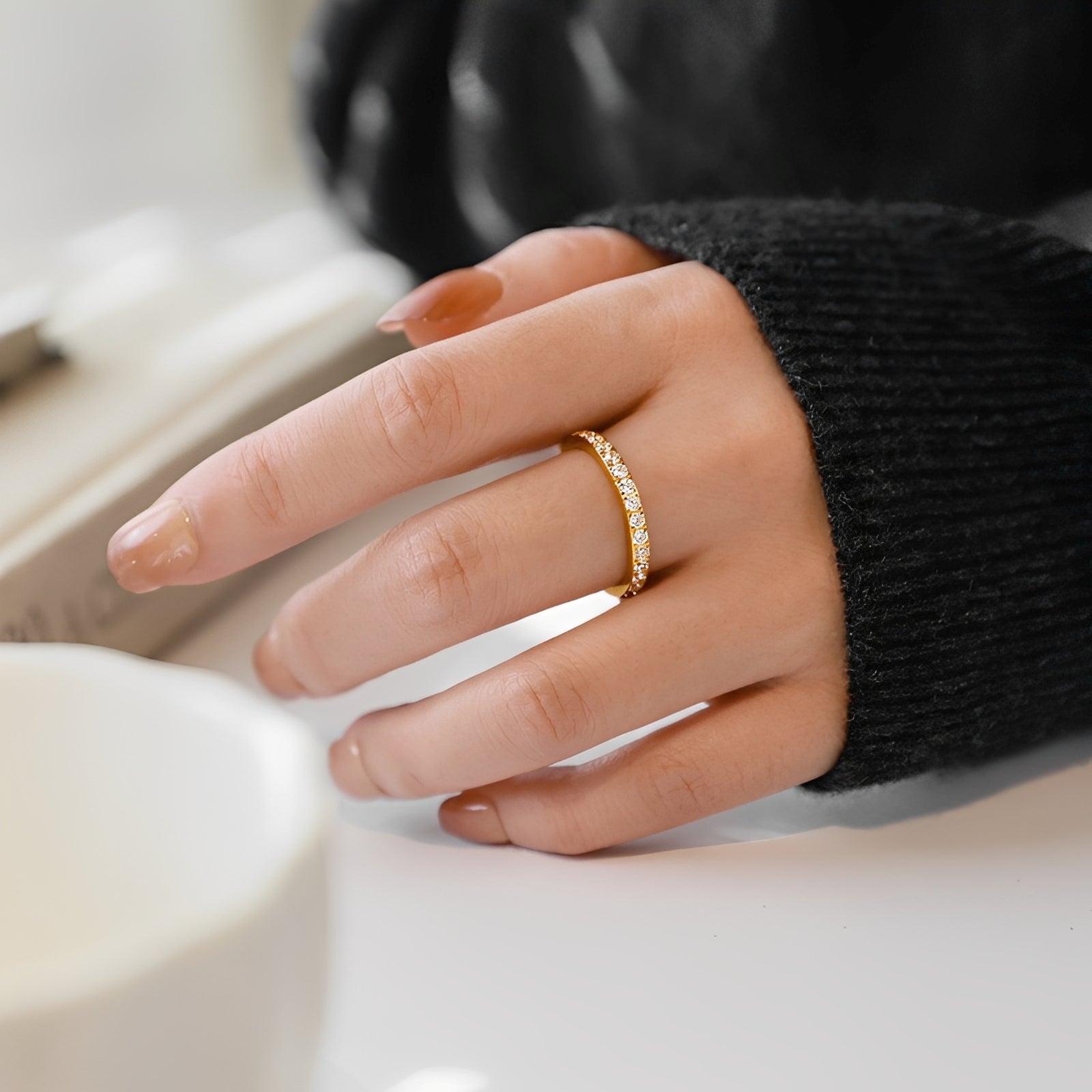 Nina – Eleganter Runder Ring mit Zirkonias